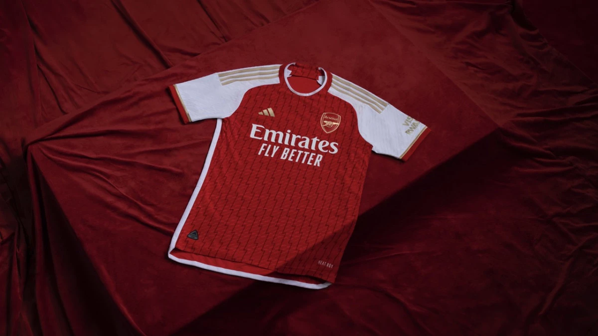 post card post-camiseta-del-arsenal-total en tamaño grande.webp